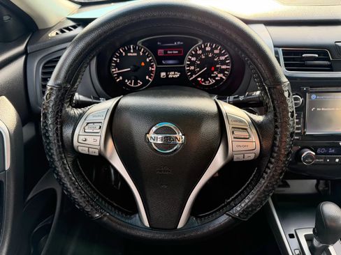 Used 2015 Nissan Altima 2.5 SV w/ Convenience Package image 18