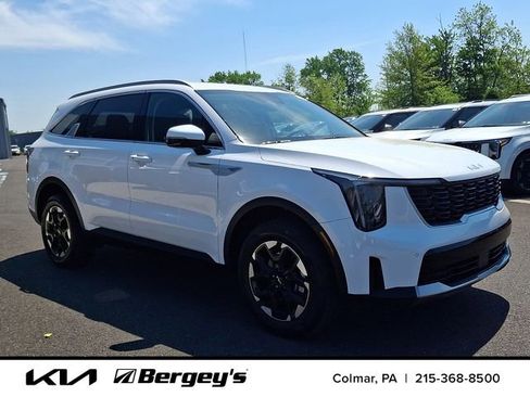 Certified 2025 Kia Sorento S AWD/4WD image 3