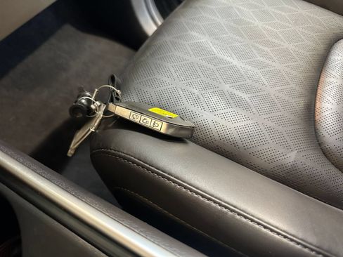 Used 2026 Kia Carnival FWD image 22