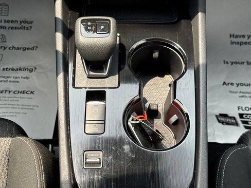 Used 2024 Nissan Rogue SV FWD image 25