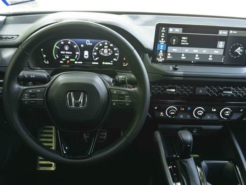Used 2025 Honda Accord Sport image 19