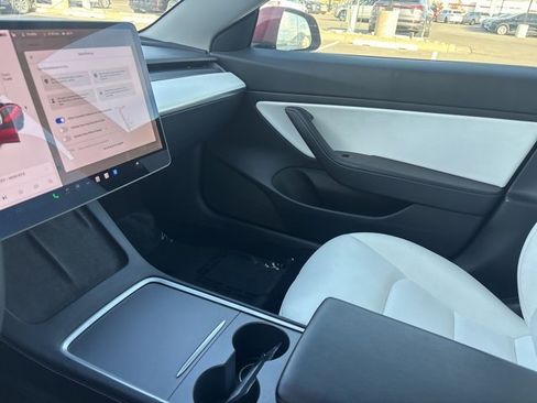 Used 2021 Tesla Model 3 Standard Range Plus image 24
