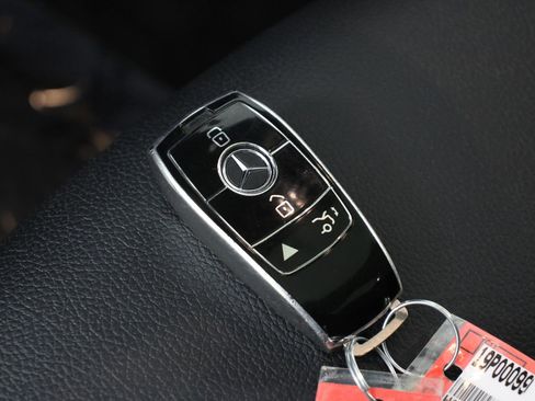 Used 2022 Mercedes-Benz GLA 250 4MATIC image 33