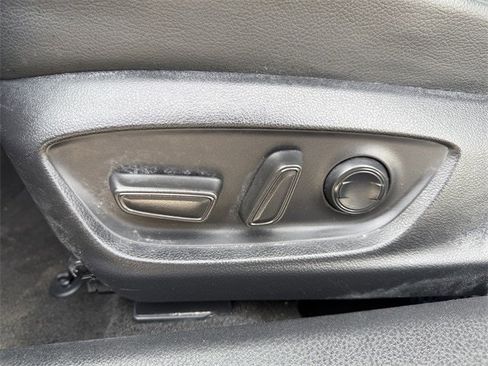 Certified 2023 Toyota Camry SE image 24