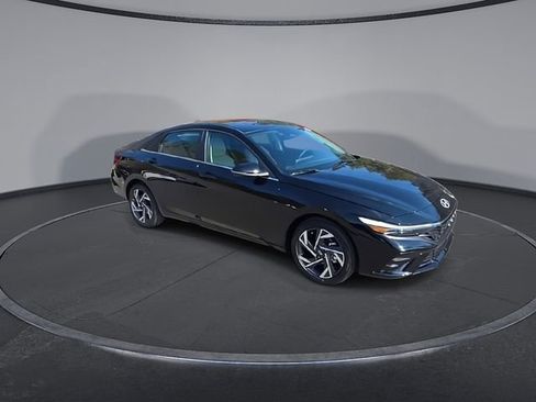 New 2026 Hyundai Elantra Limited FWD image 2