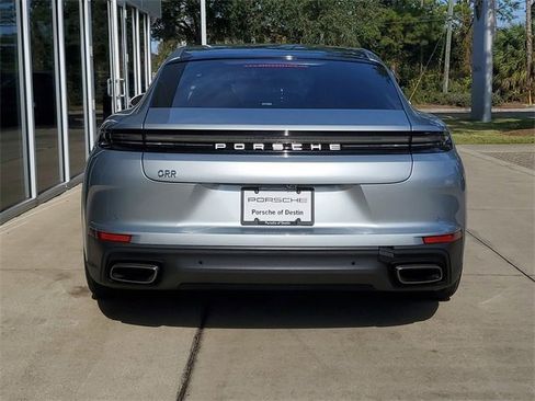 Used 2024 Porsche Panamera image 10