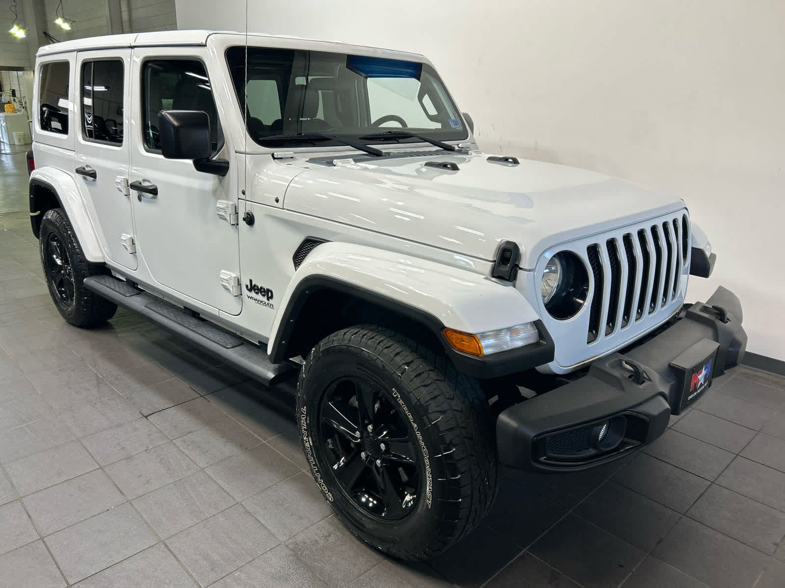 Used 2021 Jeep Wrangler Unlimited Sahara AWD/4WD image 2