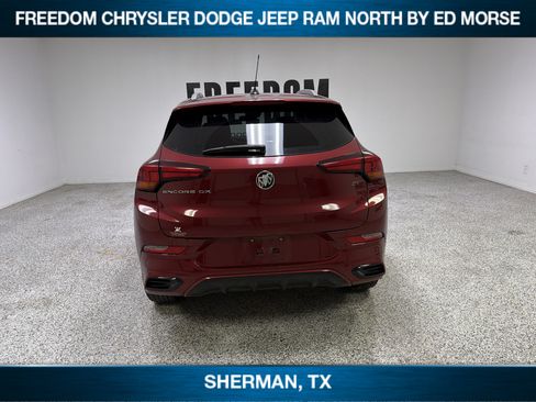 Used 2022 Buick Encore GX Select w/ Sport Touring Package FWD image 5