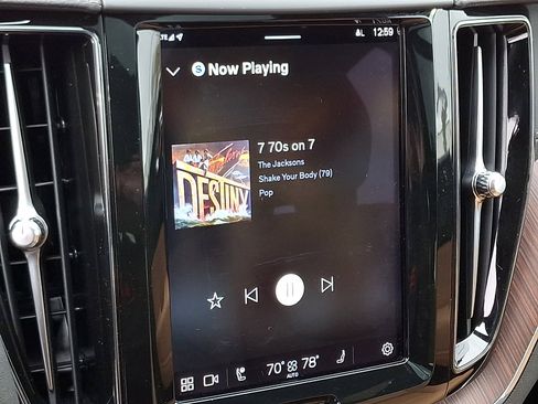 Used 2023 Volvo XC60 B5 Ultimate w/ Climate Package image 19