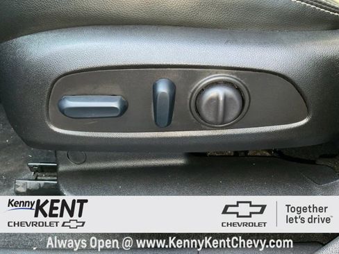 Used 2023 GMC Terrain SLT w/ LPO, Floor Liner Package image 25