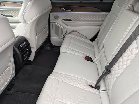 Used 2021 Jeep Grand Cherokee L Summit w/ Advanced Protech Group IV image 32