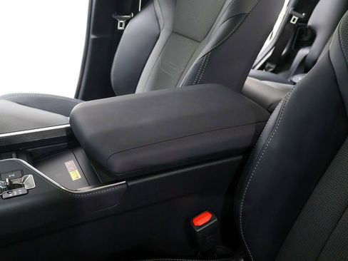 Used 2026 Lexus GX 550 image 32