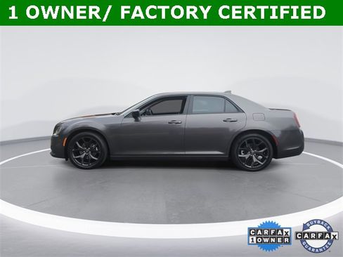 Used 2021 Chrysler 300 Touring w/ Sport Appearance Package image 7