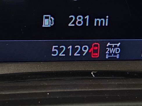 Used 2023 GMC Acadia SLT image 30