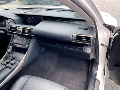 Used 2017 Lexus IS 200t w/ Premium Package RWD image 12