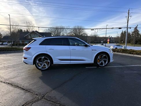 Used 2023 Audi e-tron S Premium Plus w/ Black Optic Package image 8