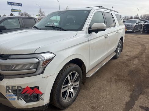 Used 2023 Ford Expedition Max XLT image 3