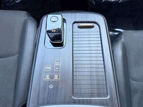 Used 2023 Nissan Ariya FWD image 24