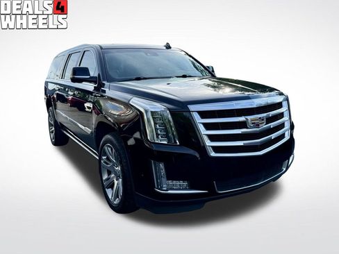 Used 2018 Cadillac Escalade ESV Premium Luxury AWD/4WD image 3