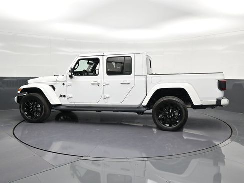 Used 2021 Jeep Gladiator Overland AWD/4WD image 8