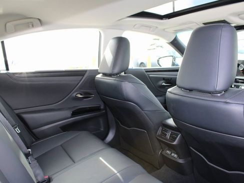 Certified 2024 Lexus ES 300h w/ Premium Package image 7