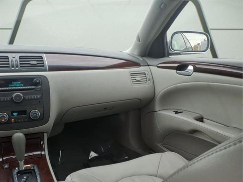Used 2008 Buick Lucerne CXL image 12
