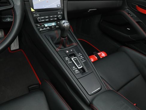 Used 2019 Porsche 911 Speedster RWD image 29