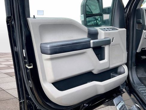 Used 2017 Ford F250 XLT AWD/4WD image 21