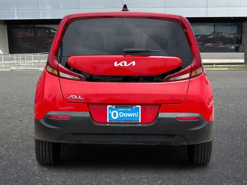 Used 2022 Kia Soul LX w/ Technology Package FWD image 8