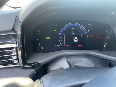 Used 2025 Toyota Camry LE image 39