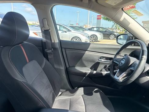 Used 2023 Nissan Sentra SR w/ Midnight Edition Package FWD image 15