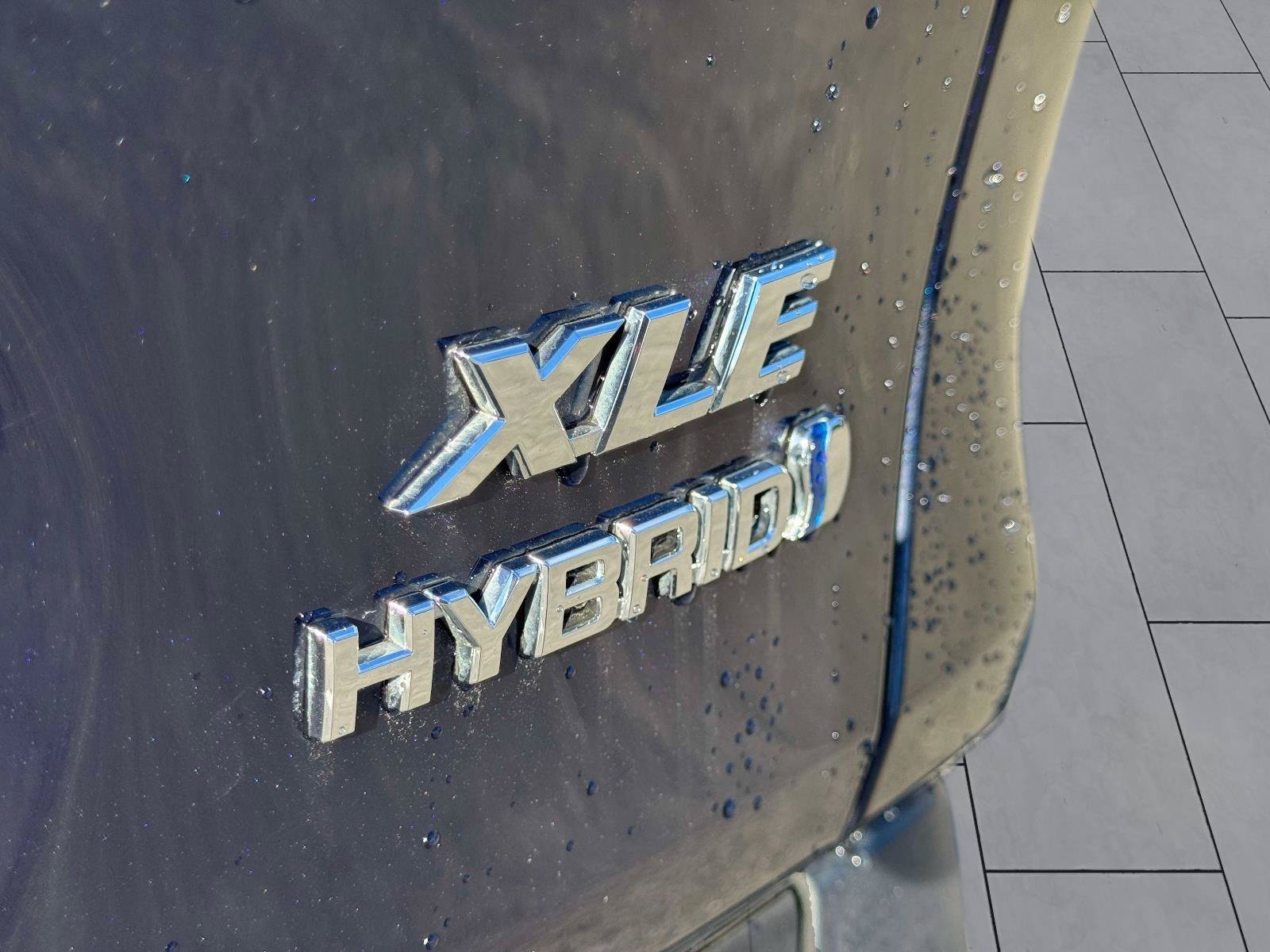 Used 2020 Toyota RAV4 XLE w/ Convenience Package AWD/4WD image 10