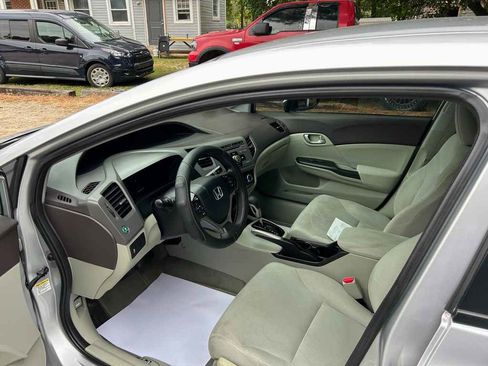 Used 2012 Honda Civic LX image 9
