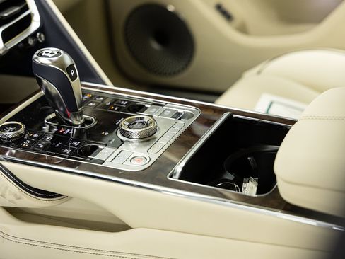 New 2026 Bentley Flying Spur Plug-In Hybrid AWD/4WD image 36