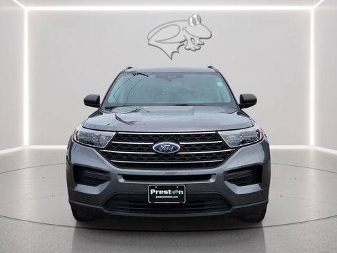 Used 2023 Ford Explorer XLT AWD/4WD image 7