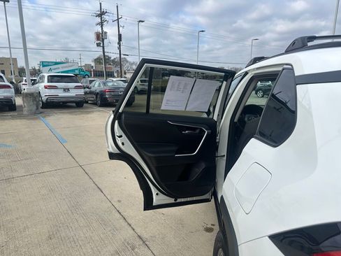 Used 2022 Toyota RAV4 XLE image 48