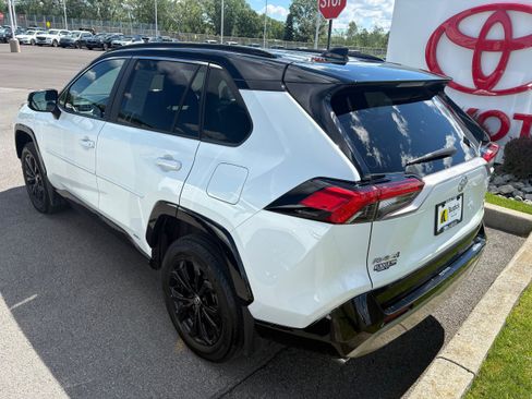 Used 2025 Toyota RAV4 XSE AWD/4WD image 6