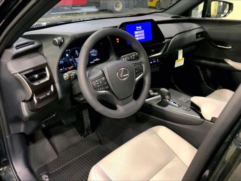 New 2025 Lexus UX 300h Premium image 8