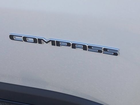Used 2024 Jeep Compass Latitude AWD/4WD image 26