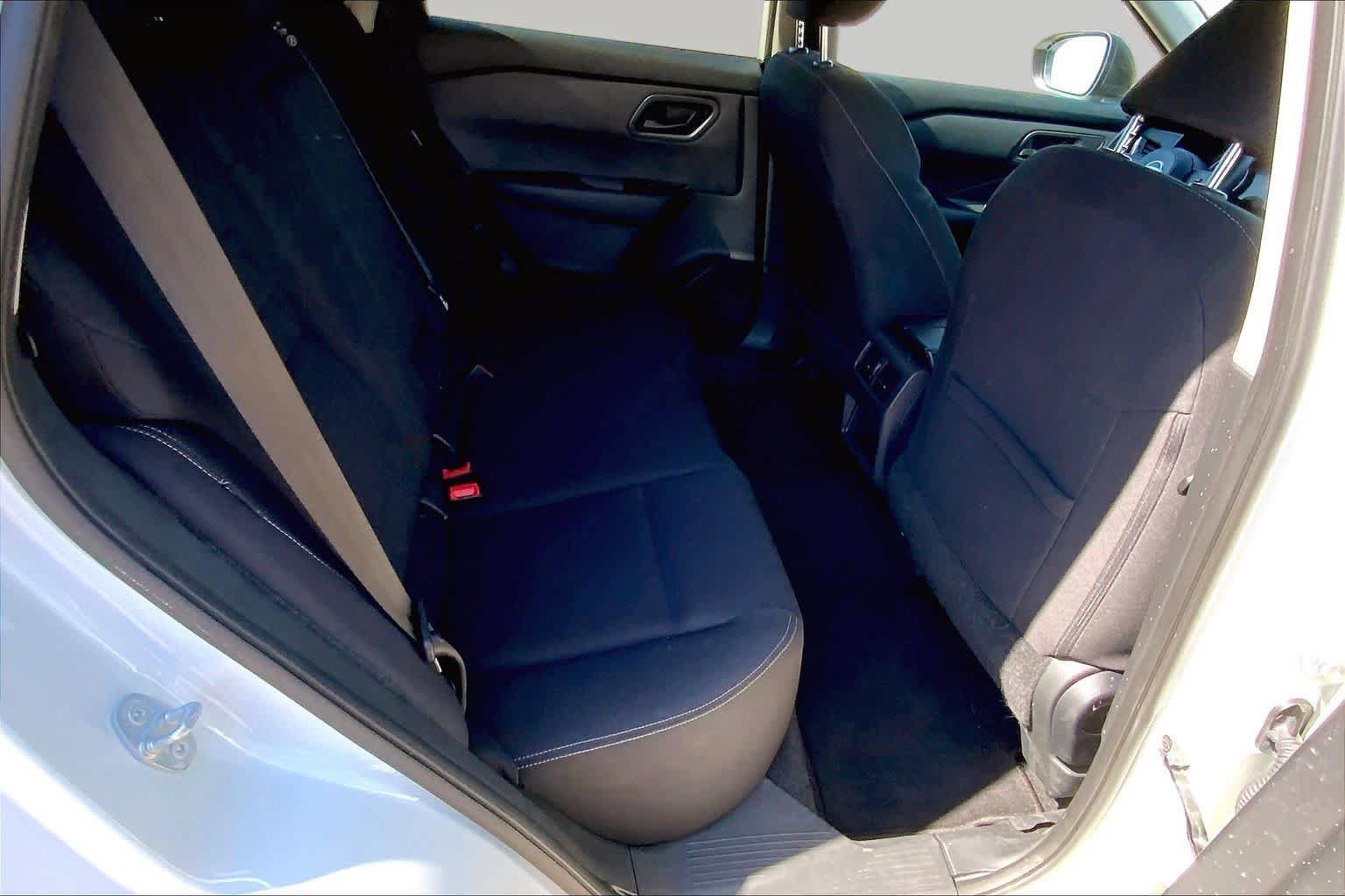 Used 2024 Nissan Rogue S AWD/4WD image 20