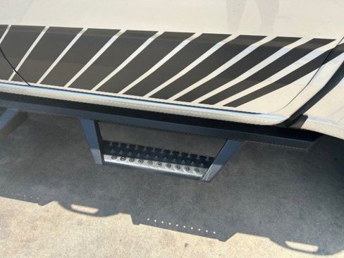 Used 2018 Chevrolet Colorado LT w/ Safety Package image 12