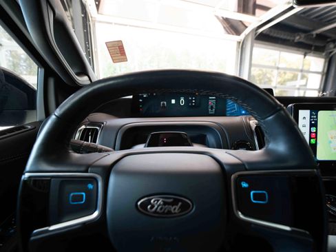 Used 2025 Ford Expedition Platinum w/ Stealth Performance Package AWD/4WD image 14
