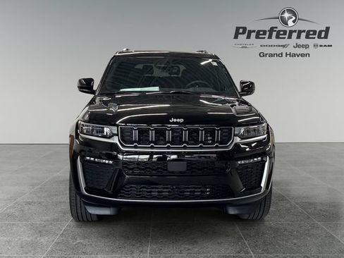 New 2026 Jeep Grand Cherokee L Limited w/ Trailer Tow Package AWD/4WD image 13