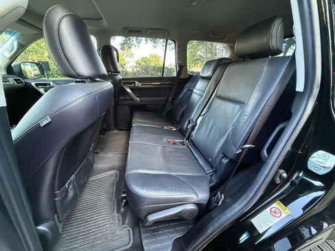 Used 2016 Lexus GX 460 w/ Premium Package image 34