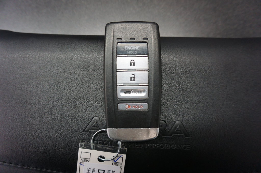 Used 2017 Acura MDX w/ Technology Package AWD/4WD image 19