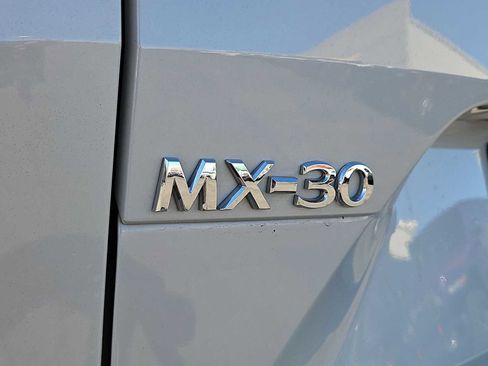 Used 2022 MAZDA MX-30 Electric w/ Premium Plus Pkg image 12