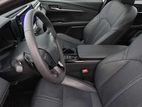 Used 2025 Toyota Camry XSE image 15