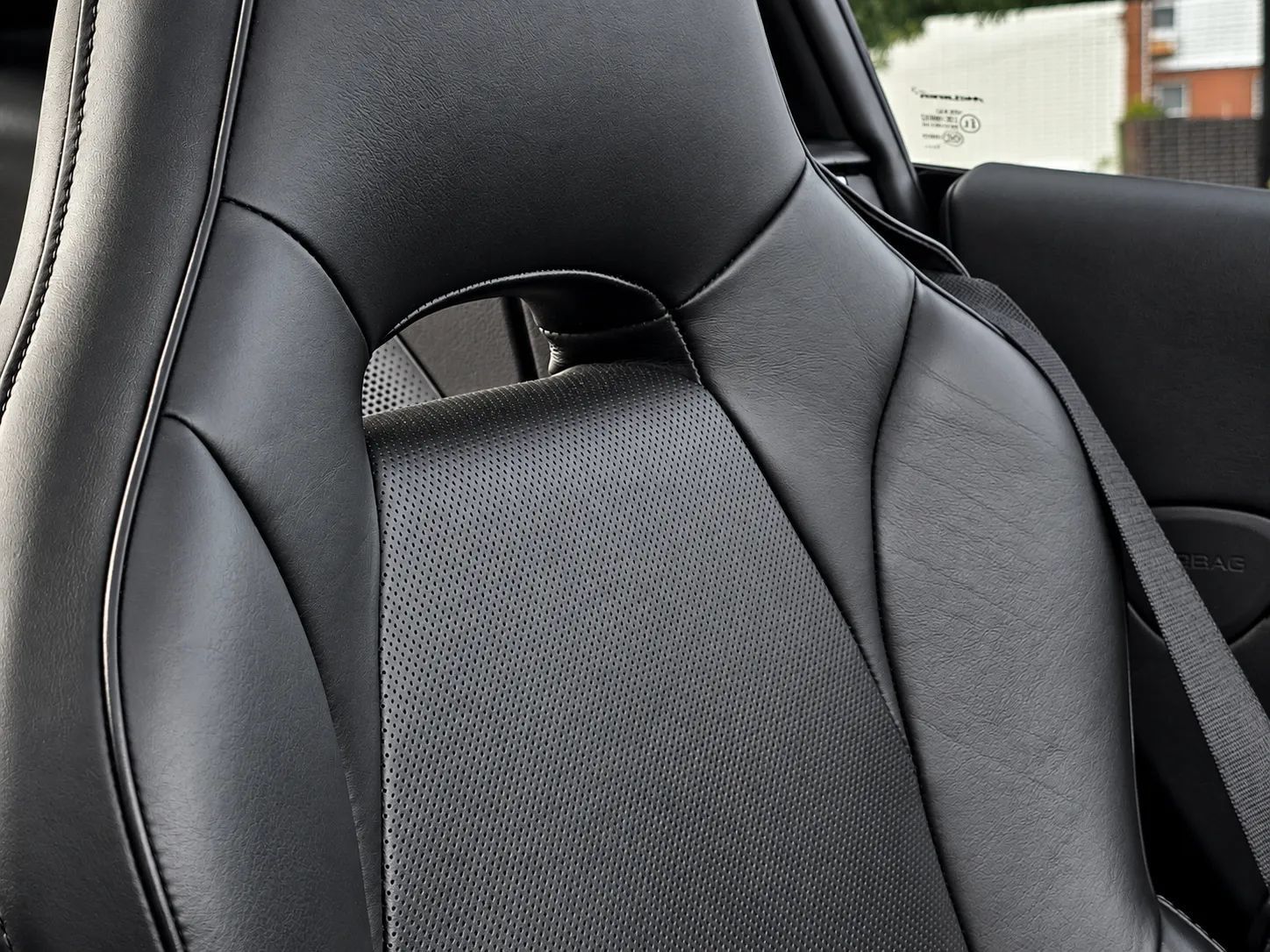 Used 2023 McLaren GT RWD image 33