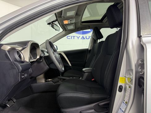 Used 2015 Toyota RAV4 XLE image 16