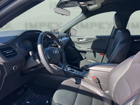 Used 2025 Ford Escape ST-Line image 9